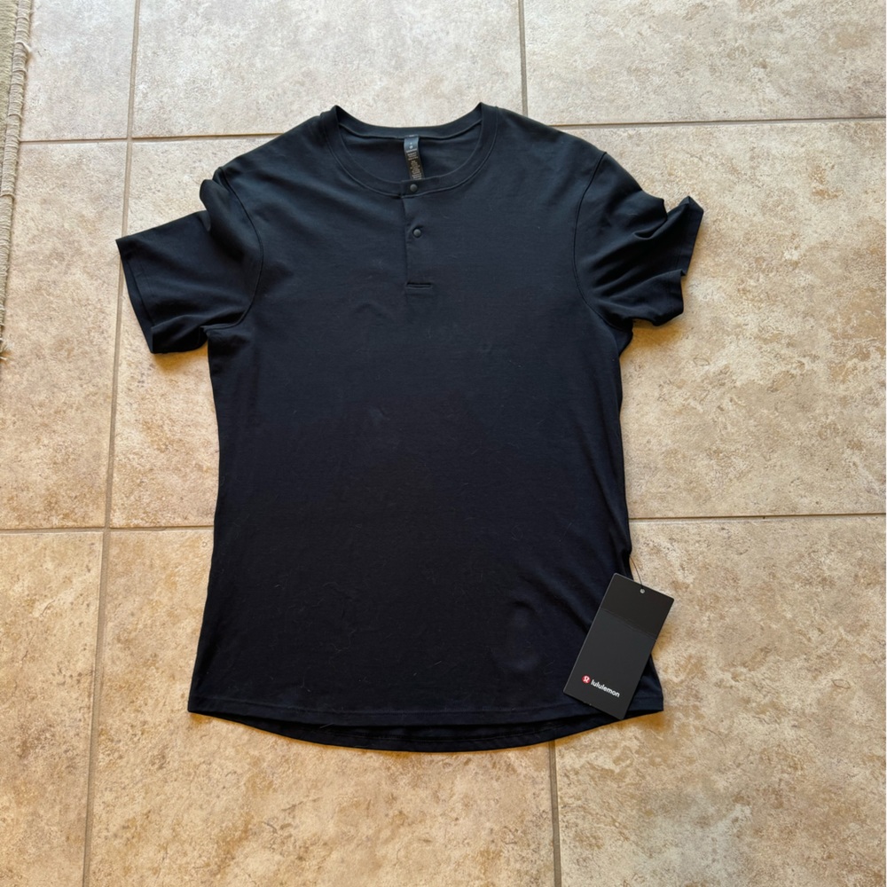 Lululemon mens black top